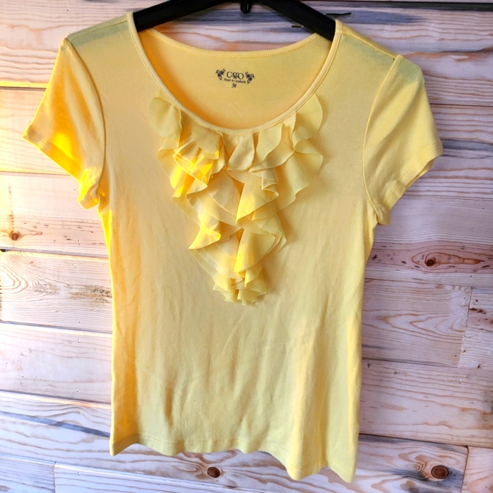 Nice Cato top size med. T-shirt soft and very comfy!